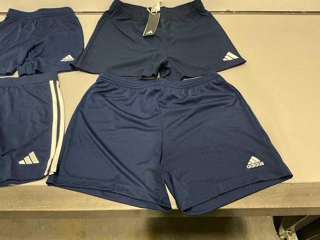 Partij diverse adidas shorts/skorts (136x) - afbeelding 15 van  19