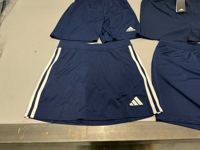 Partij diverse adidas shorts/skorts (136x) - afbeelding 16 van  19