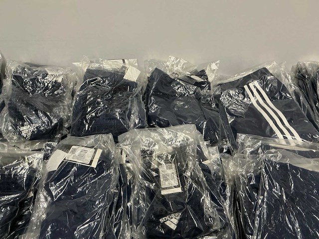 Partij diverse adidas shorts/skorts (136x) - afbeelding 19 van  19