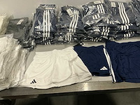 Partij diverse adidas skirts/skorts&shorts (154x) - afbeelding 10 van  16