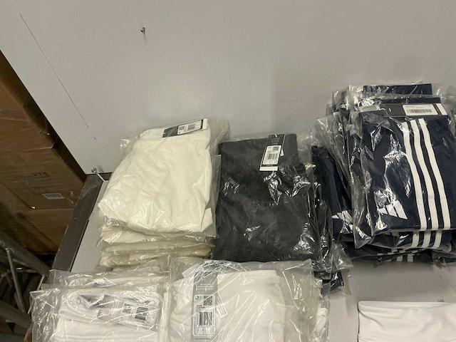 Partij diverse adidas skirts/skorts&shorts (154x) - afbeelding 11 van  16