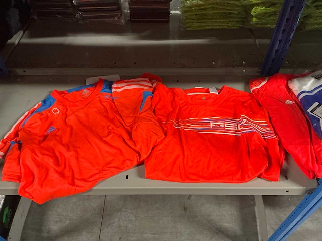Partij diverse adidas sport shirts (40x) - afbeelding 10 van  13