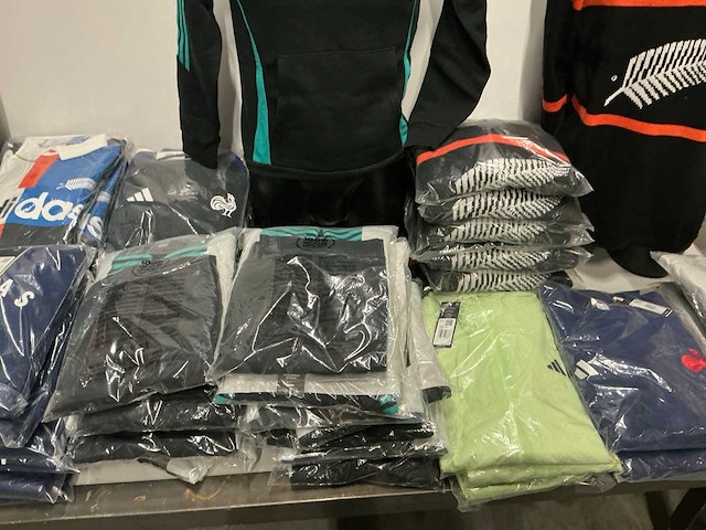 Partij diverse adidas truien/hoodies (65x) - afbeelding 7 van  10