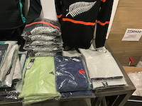 Partij diverse adidas truien/hoodies (65x) - afbeelding 8 van  10
