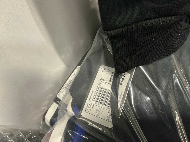 Partij diverse adidas truien/hoodies (65x) - afbeelding 10 van  10