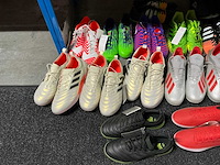 Partij diverse adidas turf/indoor schoenen (107x) - afbeelding 2 van  35