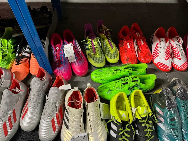 Partij diverse adidas turf/indoor schoenen (107x) - afbeelding 8 van  35