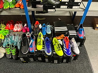 Partij diverse adidas turf/indoor schoenen (107x) - afbeelding 31 van  35