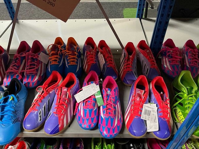 Partij diverse adidas turf/indoor schoenen (107x) - afbeelding 34 van  35
