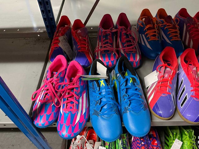 Partij diverse adidas turf/indoor schoenen (107x) - afbeelding 35 van  35