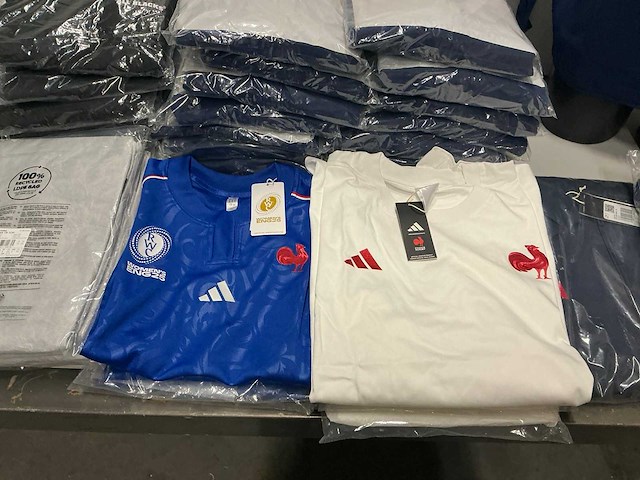 Partij diverse adidas vesten/shirts/longsleeves (49x) - afbeelding 14 van  15