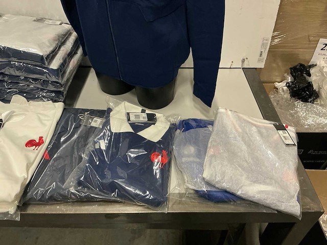 Partij diverse adidas vesten/shirts/longsleeves (49x) - afbeelding 15 van  15