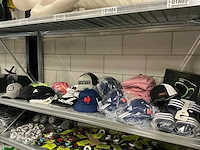 Partij diverse adidas/beechfield/payntr/etc petten/mutsen (69x) - afbeelding 1 van  6