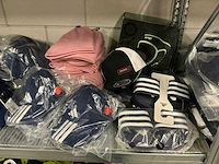 Partij diverse adidas/beechfield/payntr/etc petten/mutsen (69x) - afbeelding 2 van  6