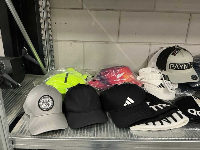 Partij diverse adidas/beechfield/payntr/etc petten/mutsen (69x) - afbeelding 5 van  6