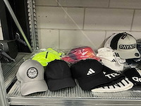 Partij diverse adidas/beechfield/payntr/etc petten/mutsen (69x) - afbeelding 5 van  6