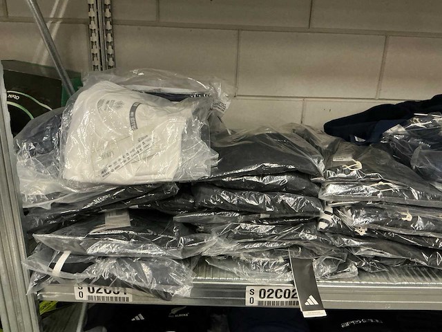 Partij diverse adidas/davidluke/beechfield kleding/accessoires (415x) - afbeelding 10 van  16