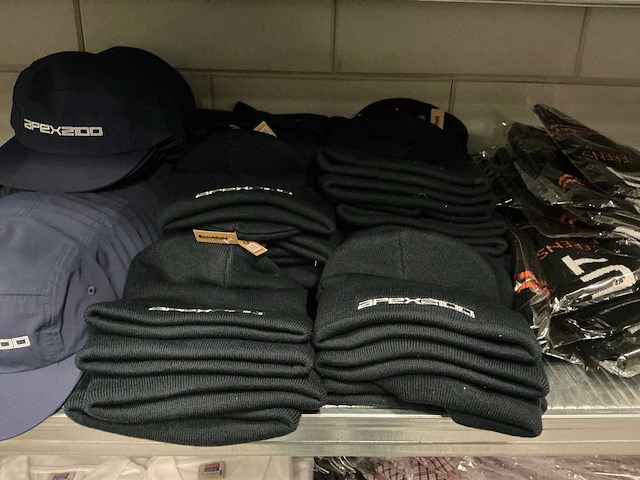 Partij diverse adidas/davidluke/beechfield kleding/accessoires (415x) - afbeelding 16 van  16