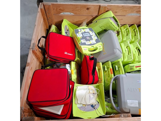 Partij diverse aed's, o.a. zoll, o.a. aed plus trainer2 - afbeelding 9 van  9