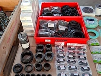 Partij diverse afdichtingen en )-ringen - afbeelding 36 van  60