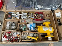 Partij diverse afsluiters - afbeelding 2 van  4