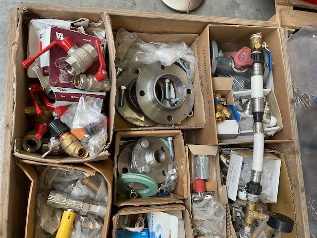 Partij diverse afsluiters - afbeelding 3 van  4