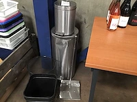 Partij diverse afvalbakken - afbeelding 2 van  2