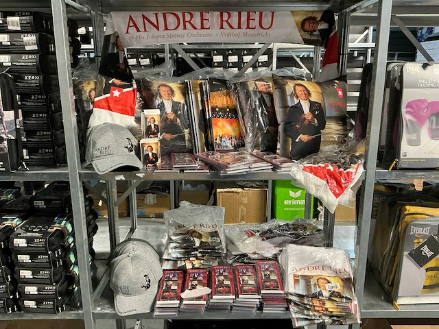 Partij diverse andré rieu merchandise (145x) - afbeelding 1 van  6