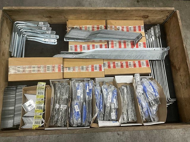 Partij diverse ankers en spouwankers - afbeelding 1 van  16