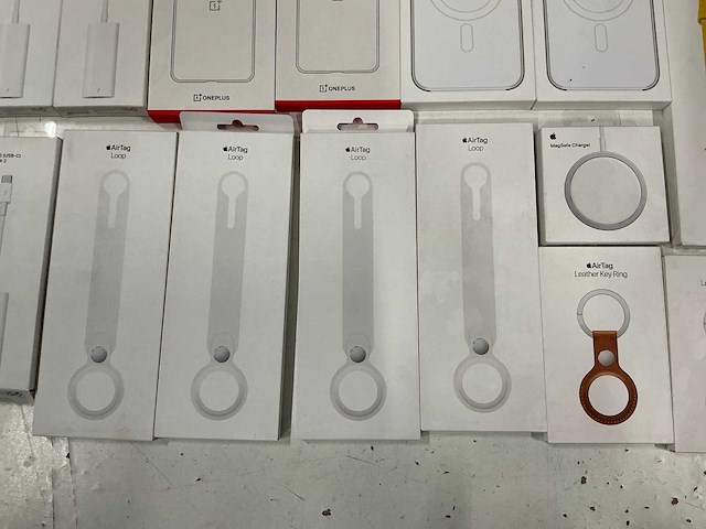Partij diverse apple/oneplus items (17x) - afbeelding 4 van  6