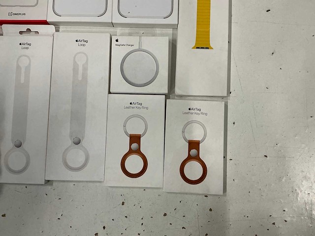 Partij diverse apple/oneplus items (17x) - afbeelding 6 van  6