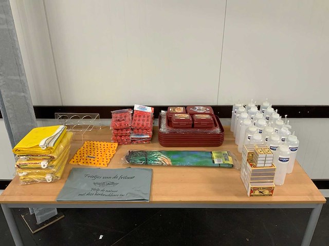 Partij diverse artikelen - afbeelding 1 van  10