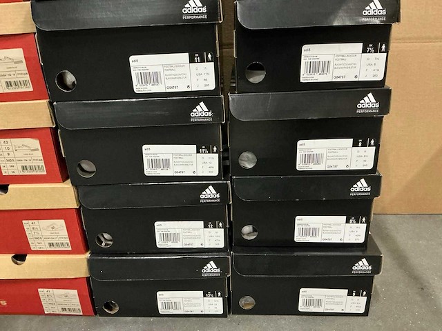 Partij diverse asics/mizuno/levi’s/adidas schoenen (32x) - afbeelding 3 van  11