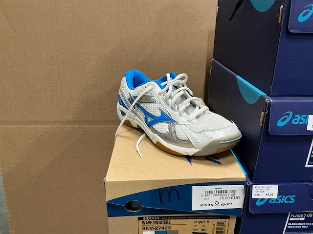 Partij diverse asics/mizuno/levi’s/adidas schoenen (32x) - afbeelding 4 van  11