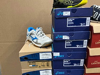 Partij diverse asics/mizuno/levi’s/adidas schoenen (32x) - afbeelding 6 van  11