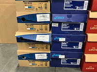 Partij diverse asics/mizuno/levi’s/adidas schoenen (32x) - afbeelding 7 van  11