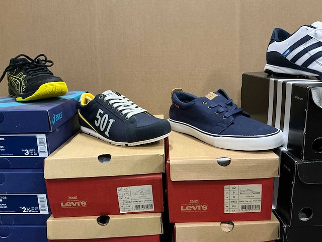 Partij diverse asics/mizuno/levi’s/adidas schoenen (32x) - afbeelding 8 van  11