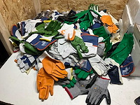 Partij diverse assorti werkhandschoenen - afbeelding 1 van  3