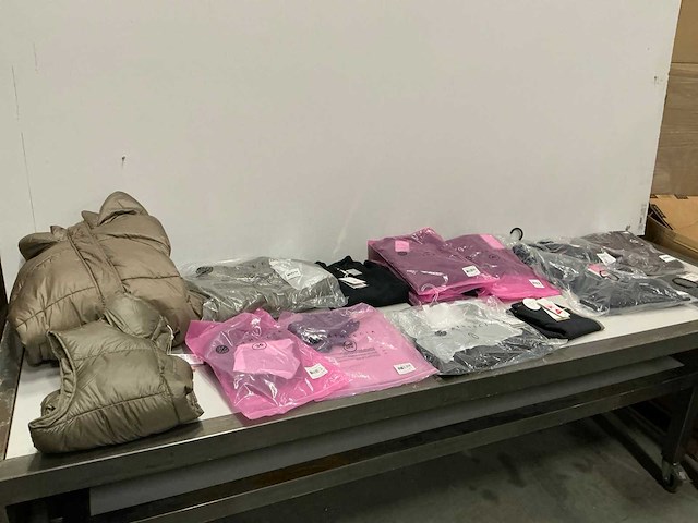 Partij diverse athlecia & q by endurance kleding (17x) - afbeelding 1 van  18