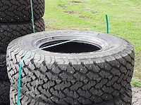 Partij diverse auto en vrachtwagenbanden, o.a continental, goodyear, o.a g186 - afbeelding 8 van  53