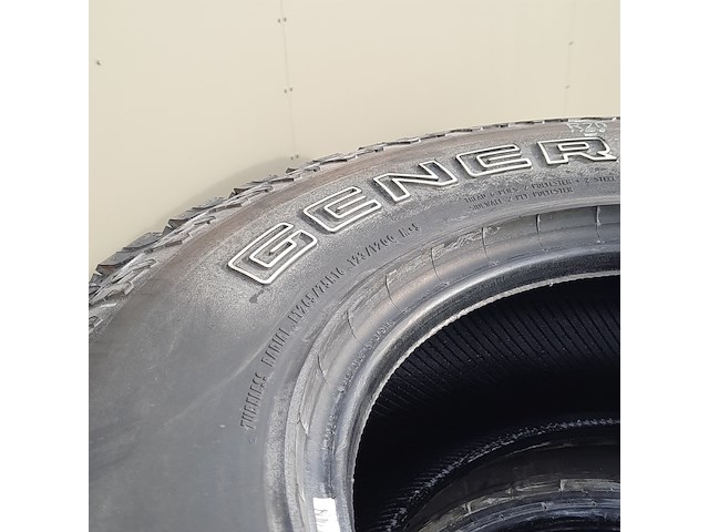 Partij diverse auto en vrachtwagenbanden, o.a continental, goodyear, o.a g186 - afbeelding 9 van  53