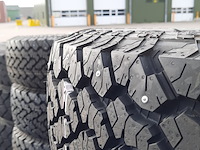 Partij diverse auto en vrachtwagenbanden, o.a continental, goodyear, o.a g186 - afbeelding 13 van  53