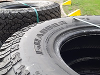 Partij diverse auto en vrachtwagenbanden, o.a continental, goodyear, o.a g186 - afbeelding 15 van  53