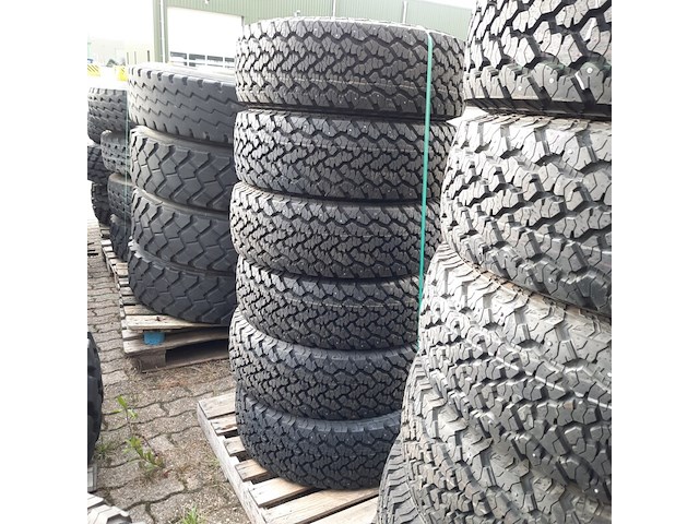Partij diverse auto en vrachtwagenbanden, o.a continental, goodyear, o.a g186 - afbeelding 16 van  53