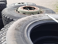 Partij diverse auto en vrachtwagenbanden, o.a continental, goodyear, o.a g186 - afbeelding 20 van  53