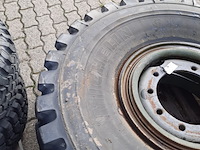 Partij diverse auto en vrachtwagenbanden, o.a continental, goodyear, o.a g186 - afbeelding 22 van  53