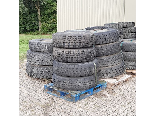 Partij diverse auto en vrachtwagenbanden, o.a continental, goodyear, o.a g186 - afbeelding 12 van  53
