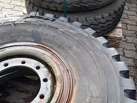 Partij diverse auto en vrachtwagenbanden, o.a continental, goodyear, o.a g186 - afbeelding 24 van  53