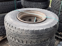 Partij diverse auto en vrachtwagenbanden, o.a continental, goodyear, o.a g186 - afbeelding 26 van  53