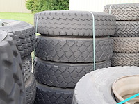Partij diverse auto en vrachtwagenbanden, o.a continental, goodyear, o.a g186 - afbeelding 29 van  53